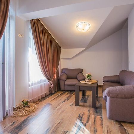 Къща За Гости Бабуч Dobrinishte Exterior foto