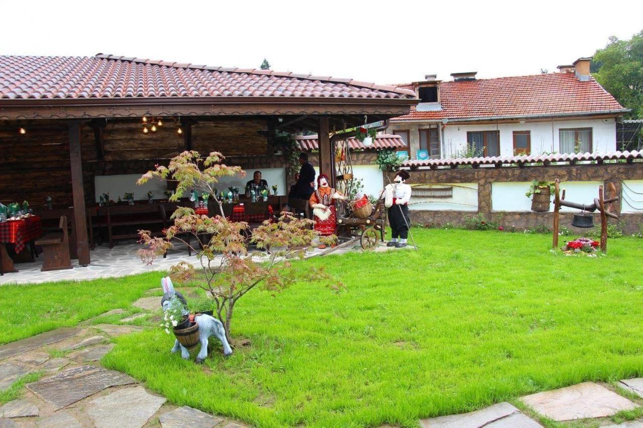 Къща За Гости Бабуч Dobrinishte Exterior foto